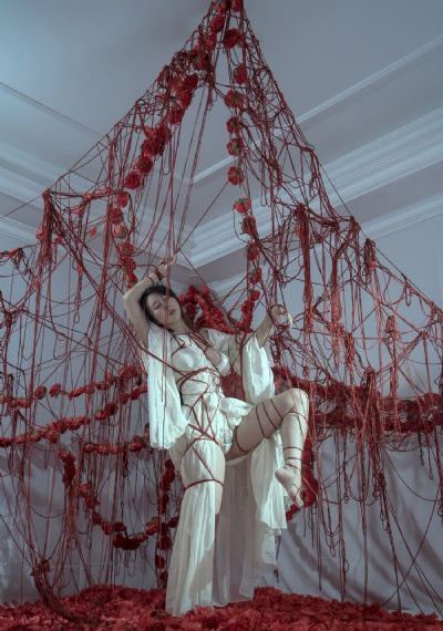 欧美波霸束缚色_DVD在线观看